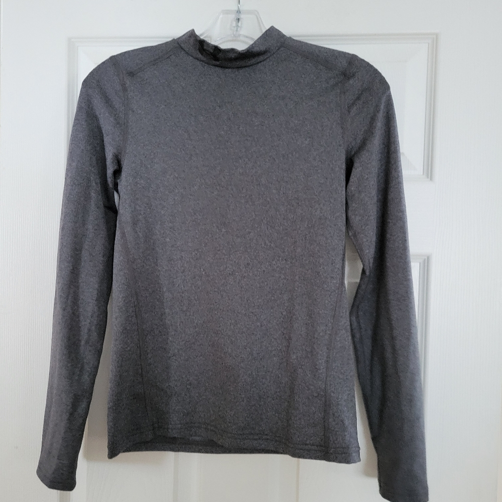 Under Armour Fitted Youth Large grey Long Sleeve shirt